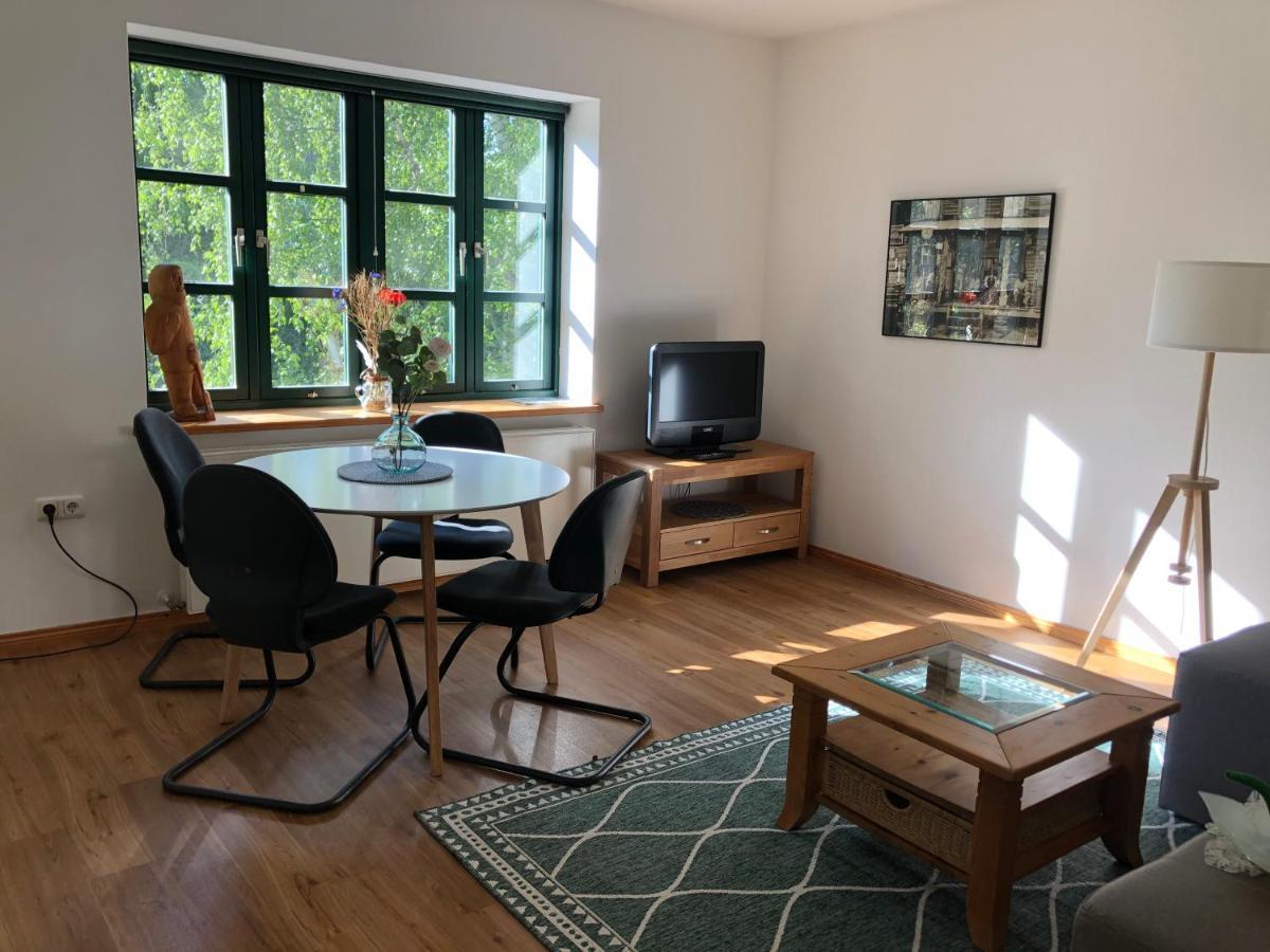 Villenappartement Mit Blick Ins Gruene Am Rande Der Wunderschoenen Altstadt Wismar Exterior photo